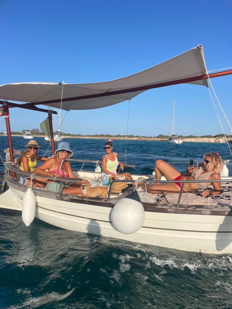 Llaud Scotty Alquiler de llaud tradicional en Formentera para excursiones privadas.