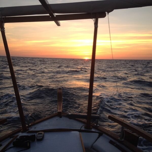 atardecer en un llaut formentera